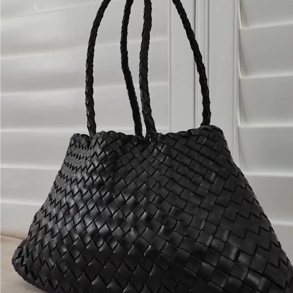 Handbags - Large black leather woven bag